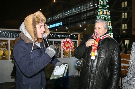 Александр Якушев на выставке «Рекорды спорта»