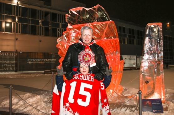 Александр Якушев на выставке «Рекорды спорта»