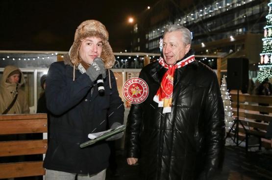 Александр Якушев на выставке «Рекорды спорта»