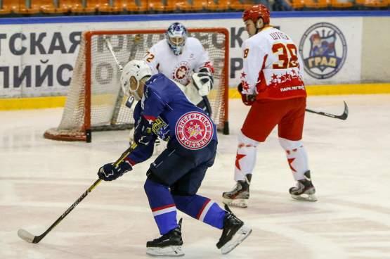 Предновогодний матч с ХК Град