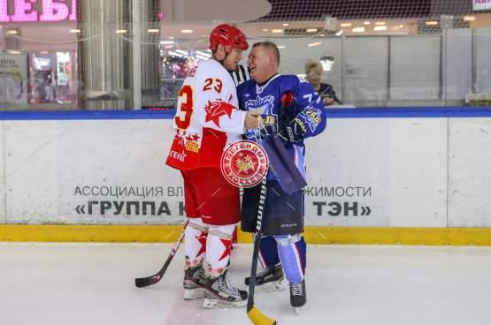 Предновогодний матч с ХК Град