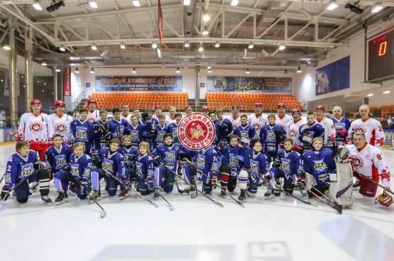 Предновогодний матч с ХК Град