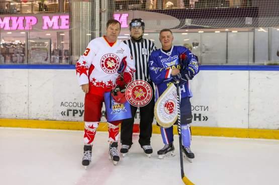 Предновогодний матч с ХК Град